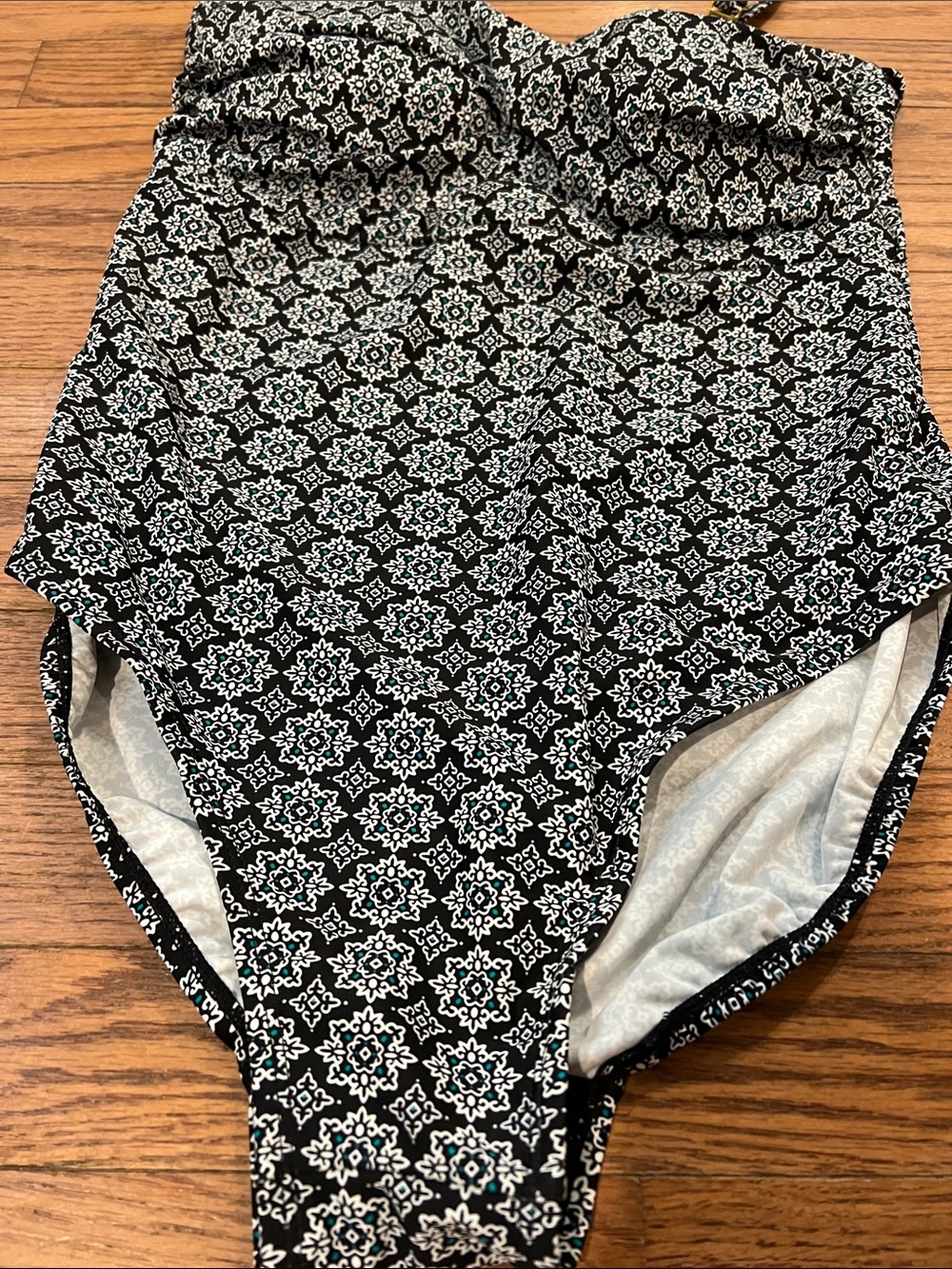 Shore Shapes One Piece Swimsuit Black White Floral Print Size 12 Tummy Control - Picture 8 of 12